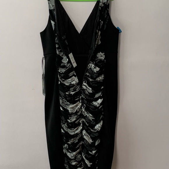 White House Black Market Instantly Slimming Dress - Picture 4 of 10